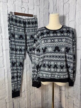 Disney Medium Black White Mickey Mouse Snowflake Longsleeve Fleece Pajama Set